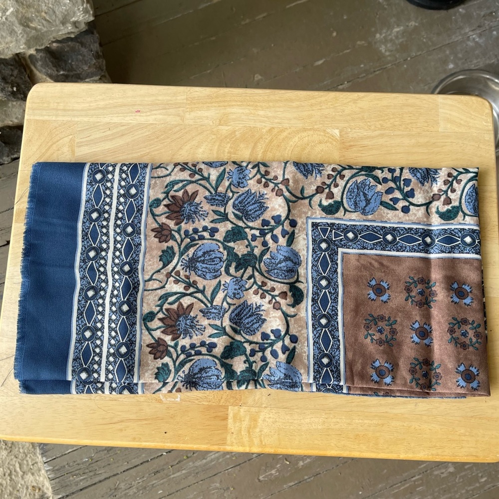 Stratford scarf by Foulard Stratford